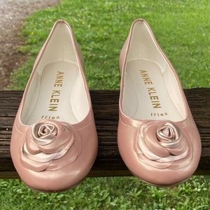 SOLD - Anne Klein iflex Blush Rose Flats NWOT Size: 6.5